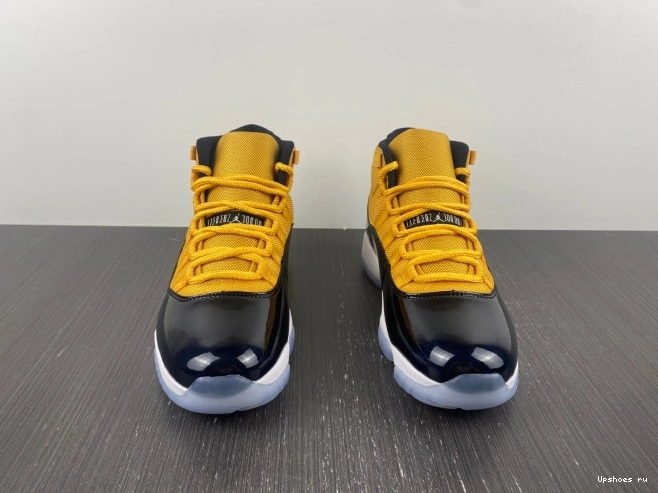 Jordan Air black and 11 yellow 0716